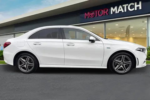 LL70KWV Mercedes-Benz A Class 1.3 A250e 15.6kWh AMG Line 8G-DCT Euro 6 (s/s) 4dr Thumbnail #4