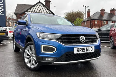 17 of 46 for VOLKSWAGEN T-ROC 2.0 TDI SEL 5dr DSG
