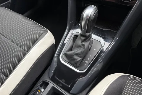 20 of 46 for VOLKSWAGEN T-ROC 2.0 TDI SEL 5dr DSG