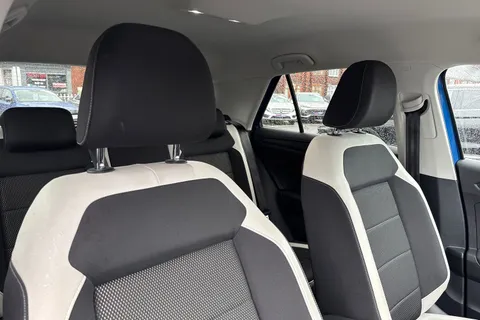 21 of 46 for VOLKSWAGEN T-ROC 2.0 TDI SEL 5dr DSG