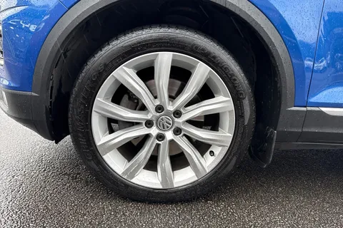 22 of 46 for VOLKSWAGEN T-ROC 2.0 TDI SEL 5dr DSG