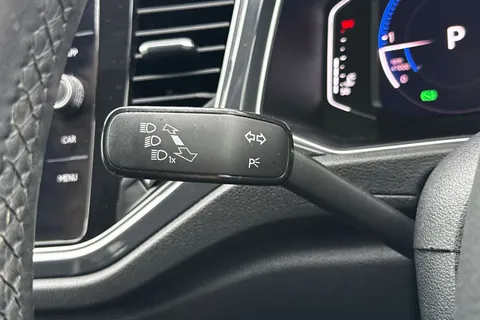 28 of 46 for VOLKSWAGEN T-ROC 2.0 TDI SEL 5dr DSG