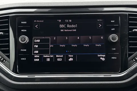 32 of 46 for VOLKSWAGEN T-ROC 2.0 TDI SEL 5dr DSG