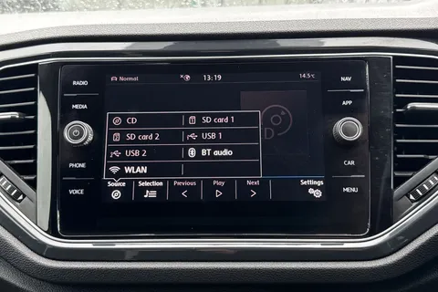 33 of 46 for VOLKSWAGEN T-ROC 2.0 TDI SEL 5dr DSG