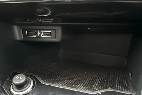 40 of 46 for VOLKSWAGEN T-ROC 2.0 TDI SEL 5dr DSG