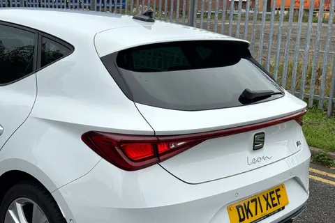 DK71XEF SEAT Leon 1.5 TSI EVO FR Euro 6 (s/s) 5dr Thumbnail #8