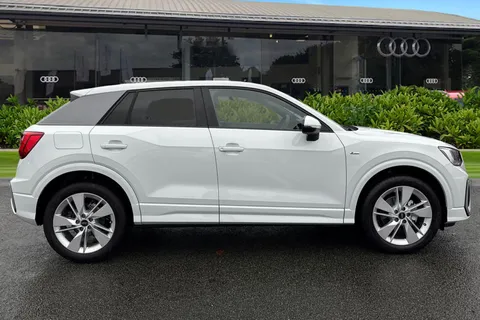 Audi Q2 1.5 TFSI CoD 35 S line SUV 5dr Petrol Manual Euro 6 (s/s) (150 ps) Thumbnail #4