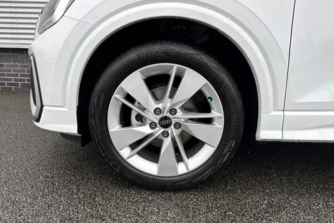 Audi Q2 1.5 TFSI CoD 35 S line SUV 5dr Petrol Manual Euro 6 (s/s) (150 ps) Thumbnail #11