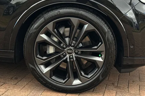  Audi Q7 3.0 TDI V6 Black Edition Tiptronic quattro Euro 6 (s/s) 5dr Thumbnail #12