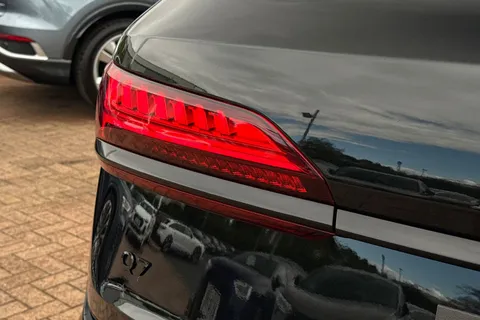  Audi Q7 3.0 TDI V6 Black Edition Tiptronic quattro Euro 6 (s/s) 5dr Thumbnail #51