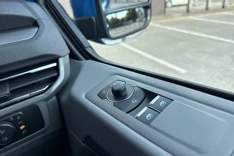 PN75MXU Volkswagen Transporter T28 Panel Van Commerce Pro SWB 150 PS 2.0 TDI 8sp Automatic Thumbnail #21