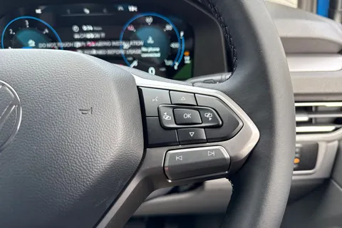 PN75MXU Volkswagen Transporter T28 Panel Van Commerce Pro SWB 150 PS 2.0 TDI 8sp Automatic Thumbnail #27