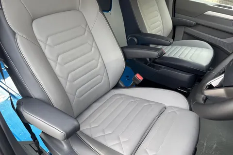 PN75MXU Volkswagen Transporter T28 Panel Van Commerce Pro SWB 150 PS 2.0 TDI 8sp Automatic Thumbnail #43