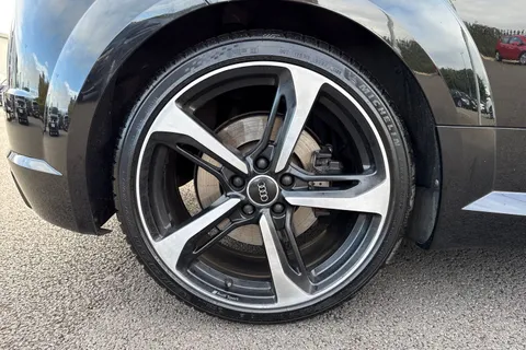 KX18LLN Audi TTS 2.0 TFSI Black Edition S Tronic quattro Euro 6 (s/s) 3dr Thumbnail #11