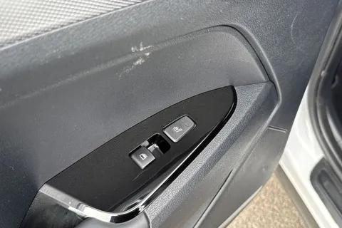 VN72SXT Kia Sportage 1.6 h T-GDi 3 Auto Euro 6 (s/s) 5dr Thumbnail #38