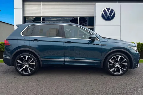 YF21HHJ Volkswagen Tiguan 2.0 TDI R-Line 5dr DSG Thumbnail #4