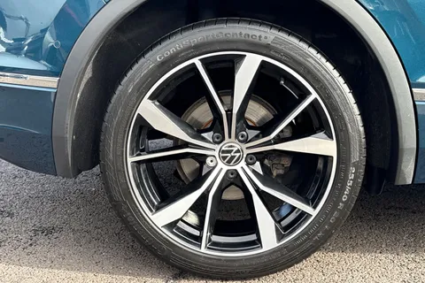 YF21HHJ Volkswagen Tiguan 2.0 TDI R-Line 5dr DSG Thumbnail #11