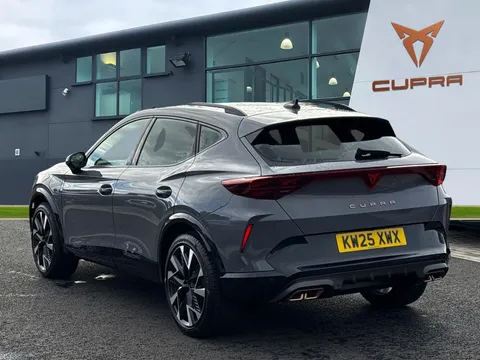 KW25XWX CUPRA Formentor 1.5 eHybrid 204 V2 5dr DSG ** DELIVERY MILEAGE** Thumbnail #3