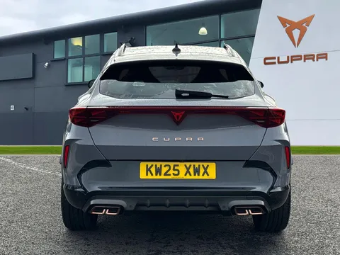 KW25XWX CUPRA Formentor 1.5 eHybrid 204 V2 5dr DSG ** DELIVERY MILEAGE** Thumbnail #5