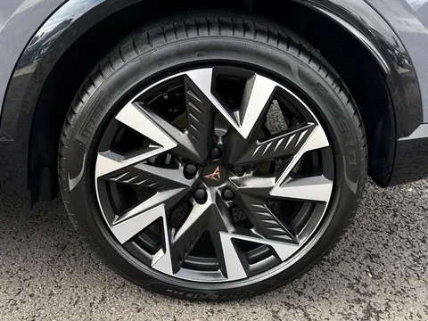 KW25XWX CUPRA Formentor 1.5 eHybrid 204 V2 5dr DSG ** DELIVERY MILEAGE** Thumbnail #7