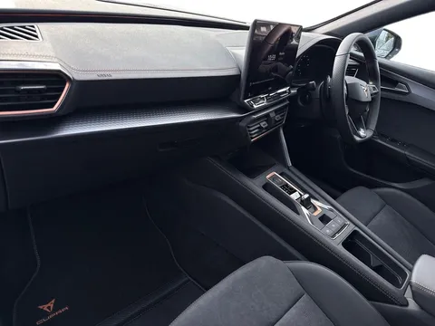 KW25XWX CUPRA Formentor 1.5 eHybrid 204 V2 5dr DSG ** DELIVERY MILEAGE** Thumbnail #9