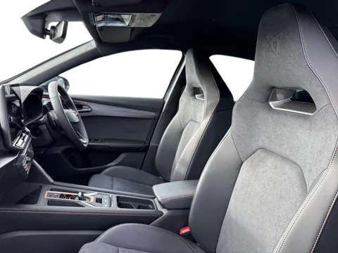 KW25XWX CUPRA Formentor 1.5 eHybrid 204 V2 5dr DSG ** DELIVERY MILEAGE** Thumbnail #11