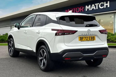 BF72EBD Nissan Qashqai 1.3 DIG-T MHEV N-Connecta Euro 6 (s/s) 5dr Thumbnail #3
