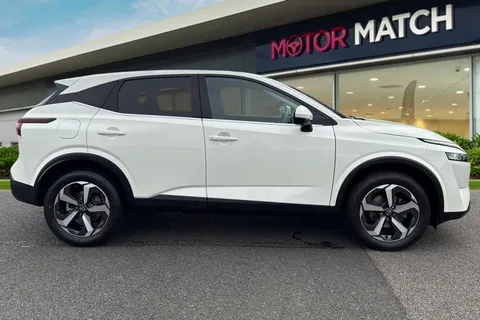 BF72EBD Nissan Qashqai 1.3 DIG-T MHEV N-Connecta Euro 6 (s/s) 5dr Thumbnail #4