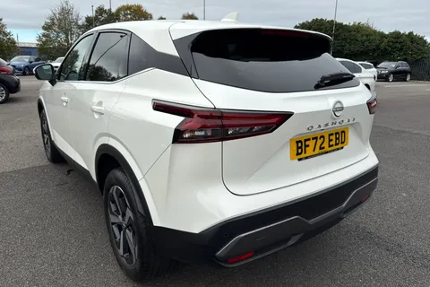 BF72EBD Nissan Qashqai 1.3 DIG-T MHEV N-Connecta Euro 6 (s/s) 5dr Thumbnail #8