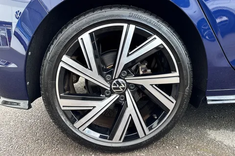 CY73AKU Volkswagen Golf 1.5 eTSI 150 R-Line 5dr DSG ⭐Winter Pack⭐ Thumbnail #11