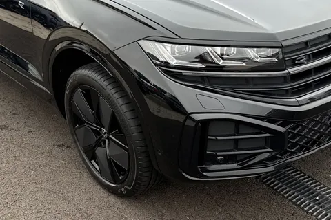 KY25UPO Volkswagen Touareg 3.0 V6 TDI 4Motion 286 Black Edition 5dr Tip Auto, **TOW BAR, HEAD UP** Thumbnail #9