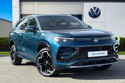 BL25XMF Volkswagen Tayron 1.5 TSI eHybrid R-Line Edition 5dr DSG6 | Panoramic Sunroof | Heated Seats Thumbnail #2