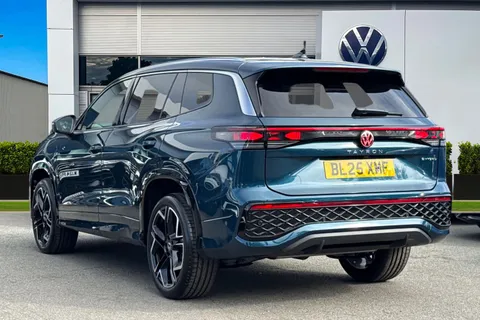 BL25XMF Volkswagen Tayron 1.5 TSI eHybrid R-Line Edition 5dr DSG6 | Panoramic Sunroof | Heated Seats Thumbnail #3