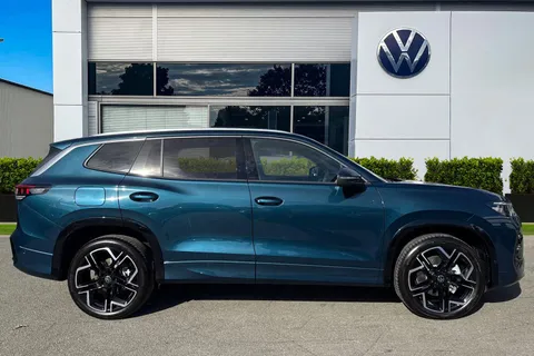 BL25XMF Volkswagen Tayron 1.5 TSI eHybrid R-Line Edition 5dr DSG6 | Panoramic Sunroof | Heated Seats Thumbnail #4