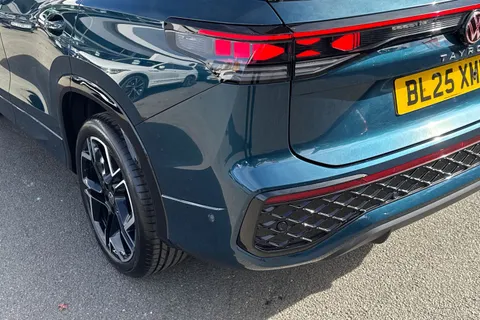 BL25XMF Volkswagen Tayron 1.5 TSI eHybrid R-Line Edition 5dr DSG6 | Panoramic Sunroof | Heated Seats Thumbnail #9