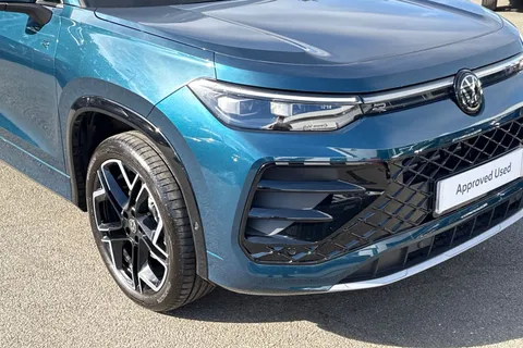 BL25XMF Volkswagen Tayron 1.5 TSI eHybrid R-Line Edition 5dr DSG6 | Panoramic Sunroof | Heated Seats Thumbnail #10