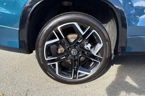 BL25XMF Volkswagen Tayron 1.5 TSI eHybrid R-Line Edition 5dr DSG6 | Panoramic Sunroof | Heated Seats Thumbnail #12