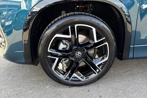 BL25XMF Volkswagen Tayron 1.5 TSI eHybrid R-Line Edition 5dr DSG6 | Panoramic Sunroof | Heated Seats Thumbnail #14