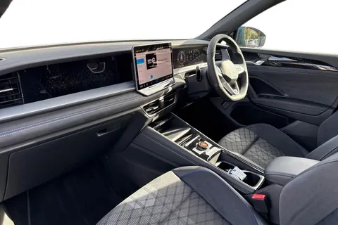 BL25XMF Volkswagen Tayron 1.5 TSI eHybrid R-Line Edition 5dr DSG6 | Panoramic Sunroof | Heated Seats Thumbnail #16