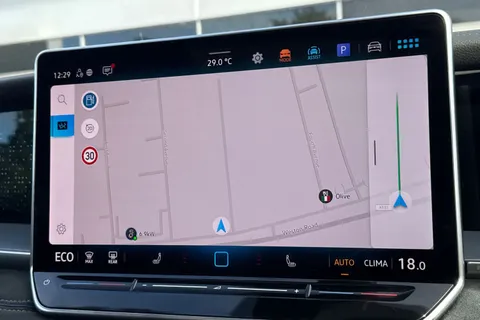 BL25XMF Volkswagen Tayron 1.5 TSI eHybrid R-Line Edition 5dr DSG6 | Panoramic Sunroof | Heated Seats Thumbnail #18