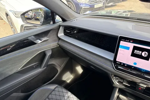 BL25XMF Volkswagen Tayron 1.5 TSI eHybrid R-Line Edition 5dr DSG6 | Panoramic Sunroof | Heated Seats Thumbnail #21