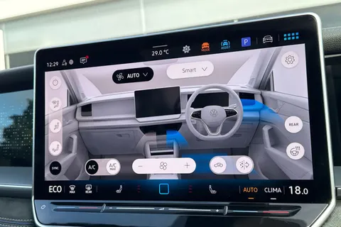 BL25XMF Volkswagen Tayron 1.5 TSI eHybrid R-Line Edition 5dr DSG6 | Panoramic Sunroof | Heated Seats Thumbnail #23