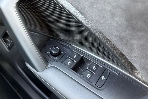 BL25XMF Volkswagen Tayron 1.5 TSI eHybrid R-Line Edition 5dr DSG6 | Panoramic Sunroof | Heated Seats Thumbnail #26