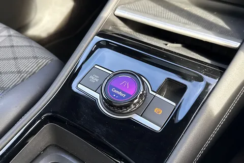 BL25XMF Volkswagen Tayron 1.5 TSI eHybrid R-Line Edition 5dr DSG6 | Panoramic Sunroof | Heated Seats Thumbnail #40