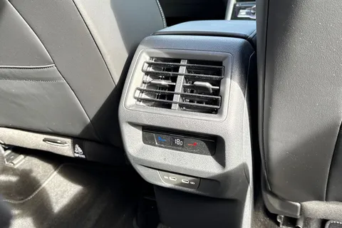 BL25XMF Volkswagen Tayron 1.5 TSI eHybrid R-Line Edition 5dr DSG6 | Panoramic Sunroof | Heated Seats Thumbnail #42