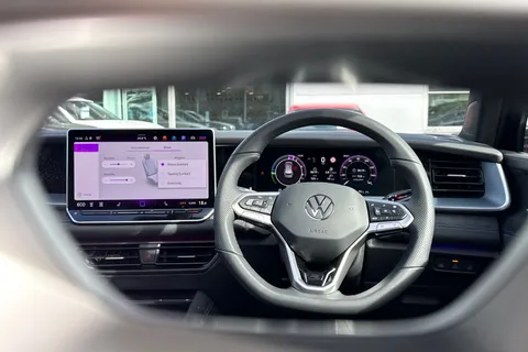 BL25XMF Volkswagen Tayron 1.5 TSI eHybrid R-Line Edition 5dr DSG6 | Panoramic Sunroof | Heated Seats Thumbnail #44