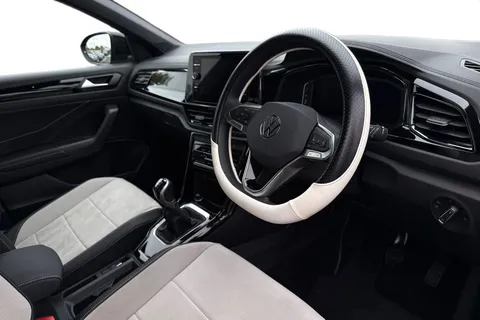 14 of 48 for VOLKSWAGEN T-ROC 1.0 TSI Style 5dr