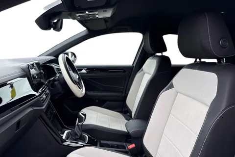 16 of 48 for VOLKSWAGEN T-ROC 1.0 TSI Style 5dr