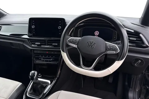 18 of 48 for VOLKSWAGEN T-ROC 1.0 TSI Style 5dr