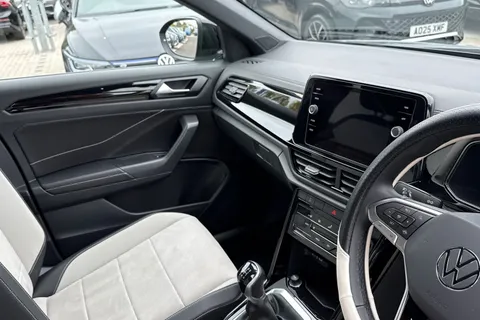 20 of 48 for VOLKSWAGEN T-ROC 1.0 TSI Style 5dr